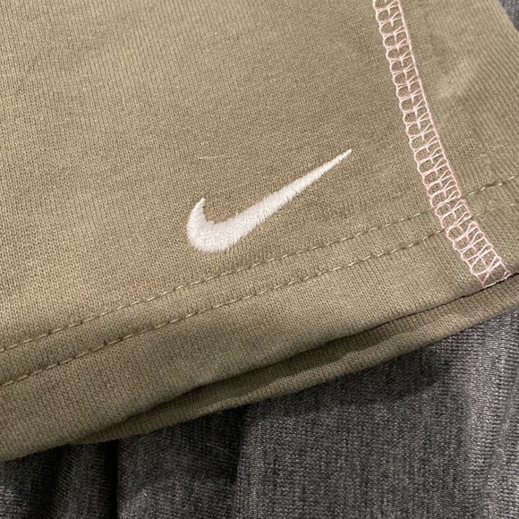♦️5 for $15♦️ kids Nike green sweat pant - Picture 2 of 4